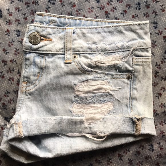 🦅 American Eagle Light Wash Distressed Shorts - Picture 5 of 7